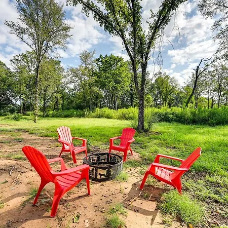 Pet-Friendly Broken Bow Cabin Near Lukfata Creek! Exterior photo